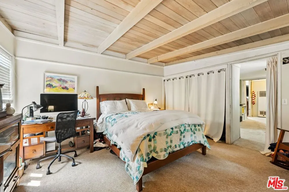 2186 Mar Vista Avenue Altadena, CA 91001