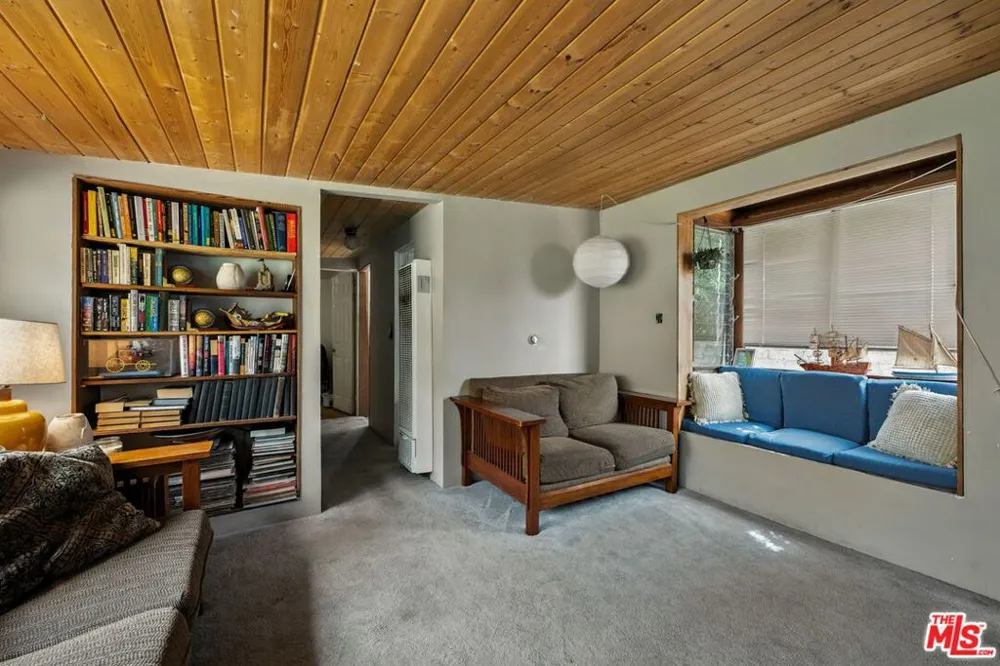 2186 Mar Vista Avenue Altadena, CA 91001