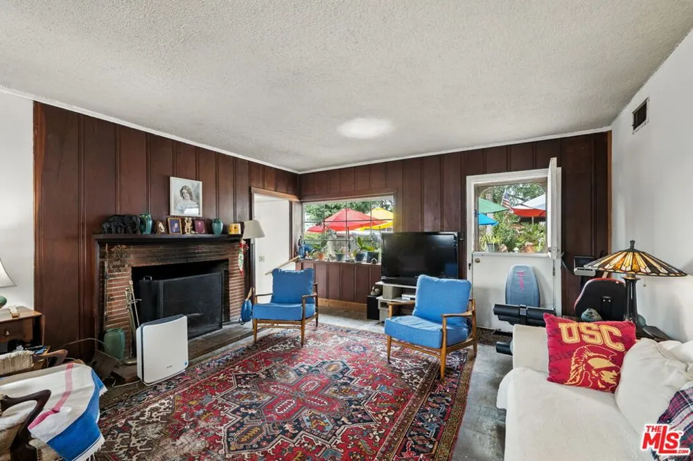 2186 Mar Vista Avenue Altadena, CA 91001