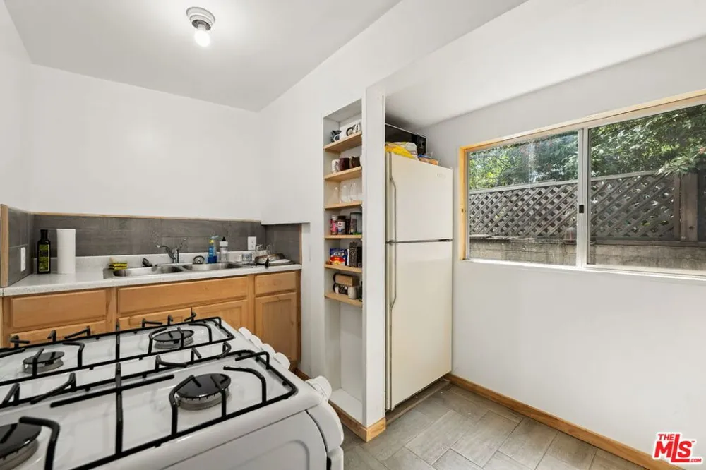 2186 Mar Vista Avenue Altadena, CA 91001
