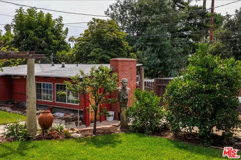 2186 Mar Vista Avenue Altadena, CA 91001