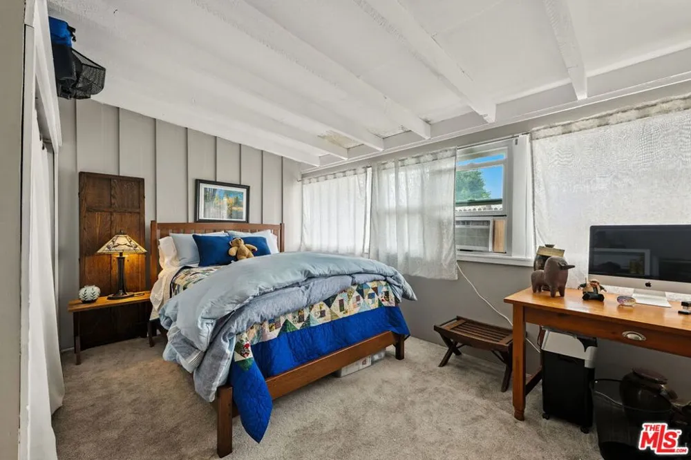 2186 Mar Vista Avenue Altadena, CA 91001