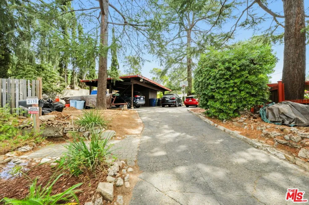 2186 Mar Vista Avenue Altadena, CA 91001