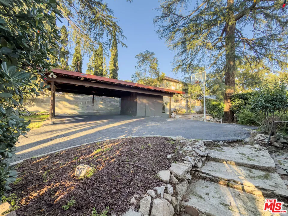 2186 Mar Vista Avenue Altadena, CA 91001
