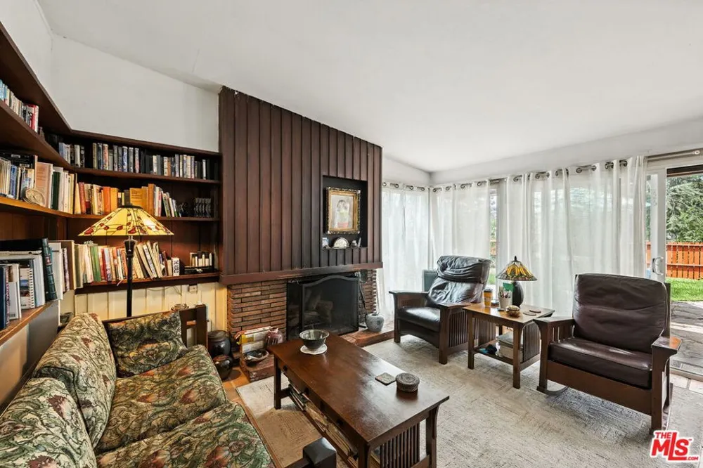 2186 Mar Vista Avenue Altadena, CA 91001