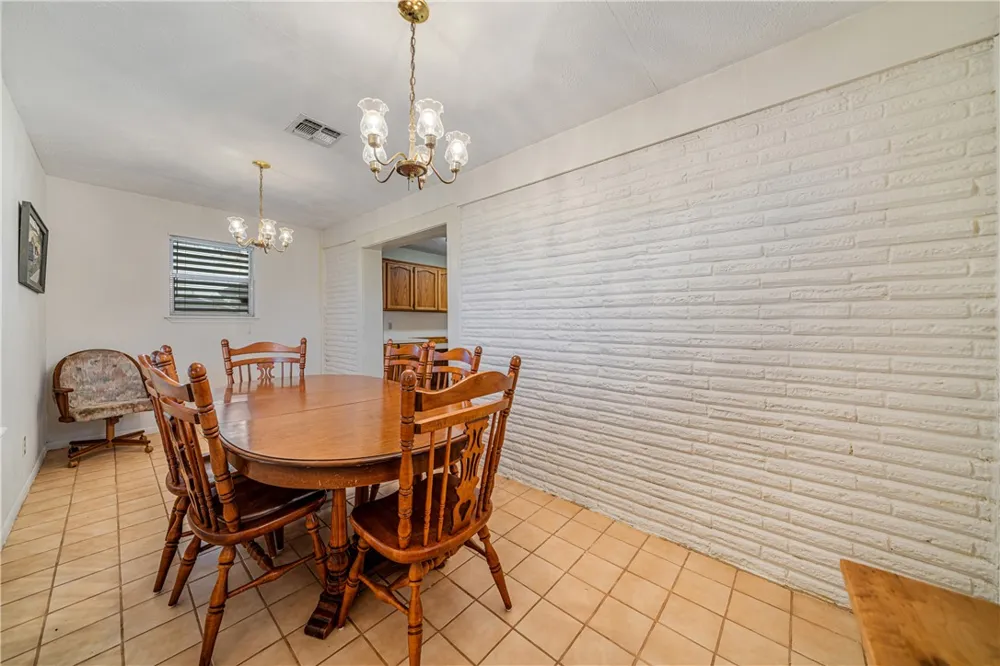 5469 Sunset Trail Robstown, TX 78380