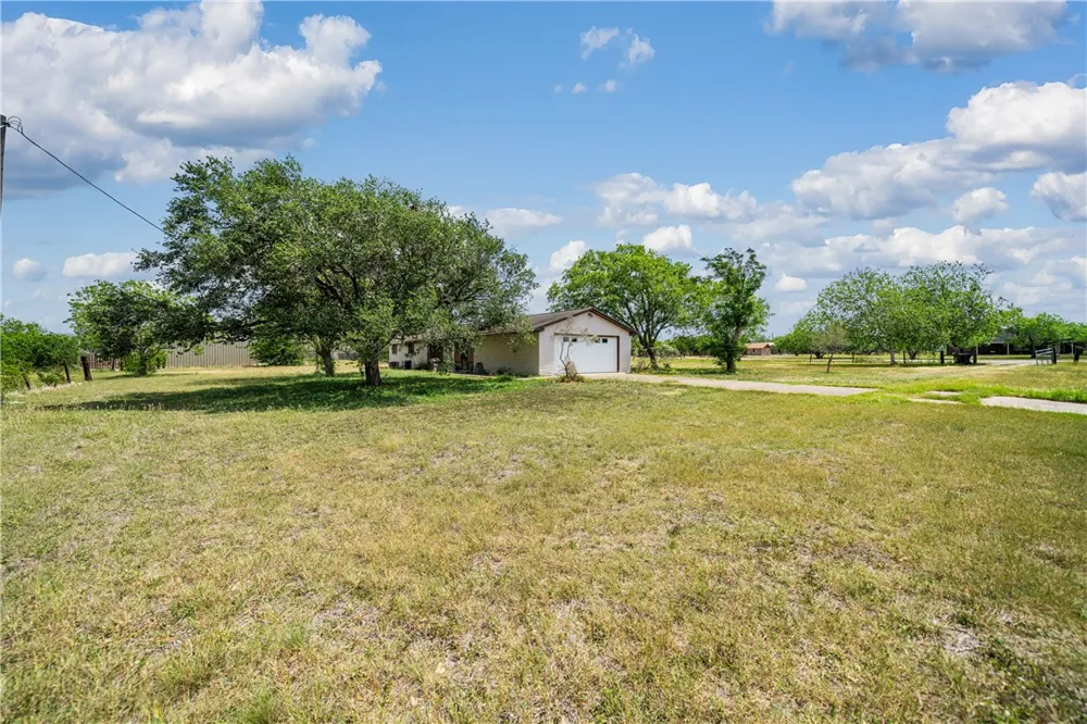 5469 Sunset Trail Robstown, TX 78380
