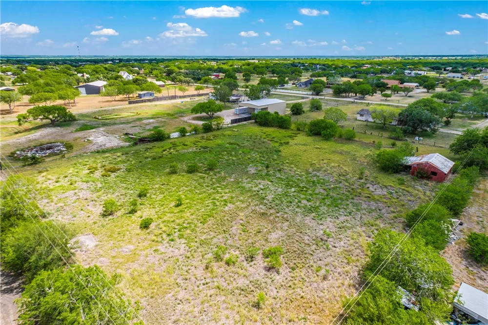 5469 Sunset Trail Robstown, TX 78380