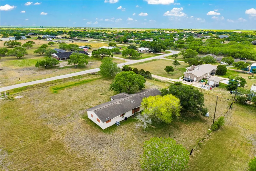 5469 Sunset Trail Robstown, TX 78380