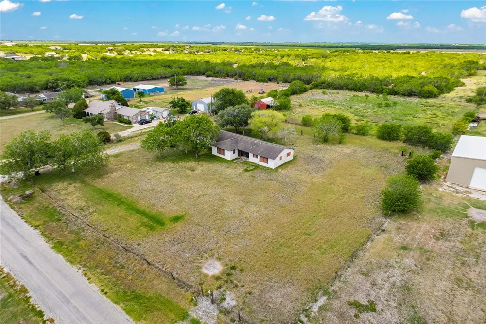 5469 Sunset Trail Robstown, TX 78380