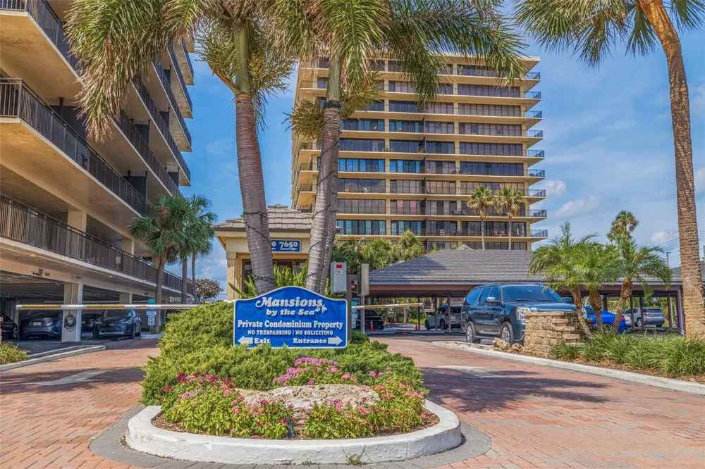 7650 BAYSHORE DRIVE #1005 Treasure Island, FL 33706