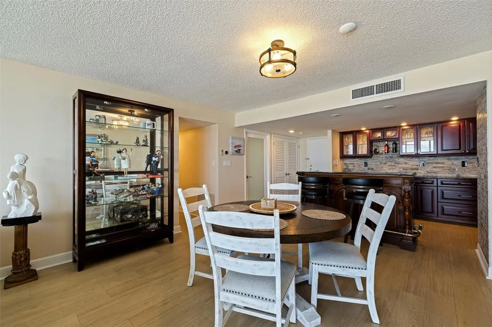 7650 BAYSHORE DRIVE #1005 Treasure Island, FL 33706