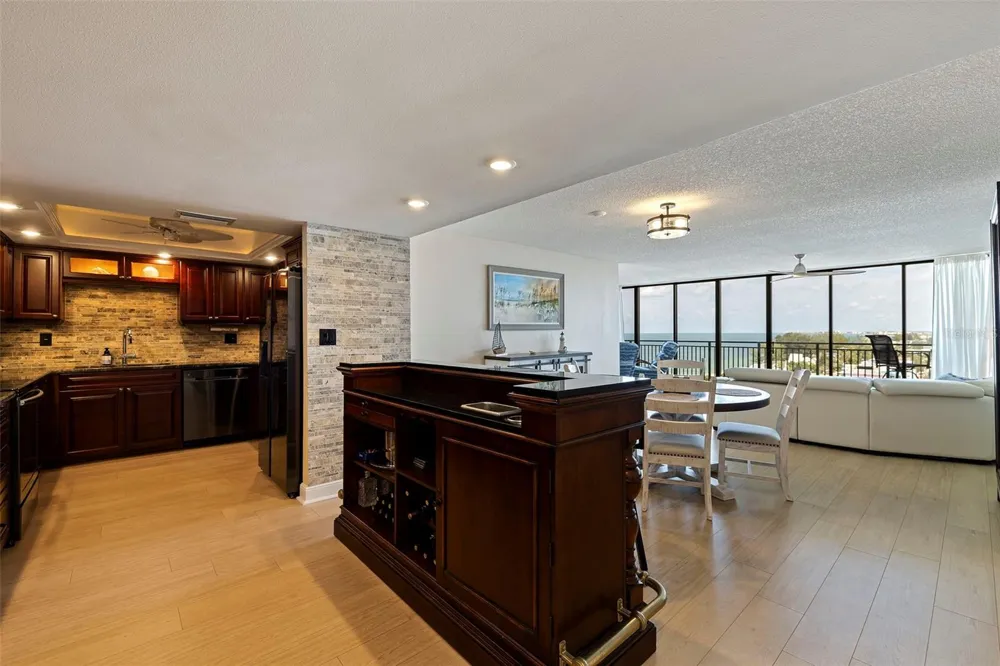 7650 BAYSHORE DRIVE #1005 Treasure Island, FL 33706