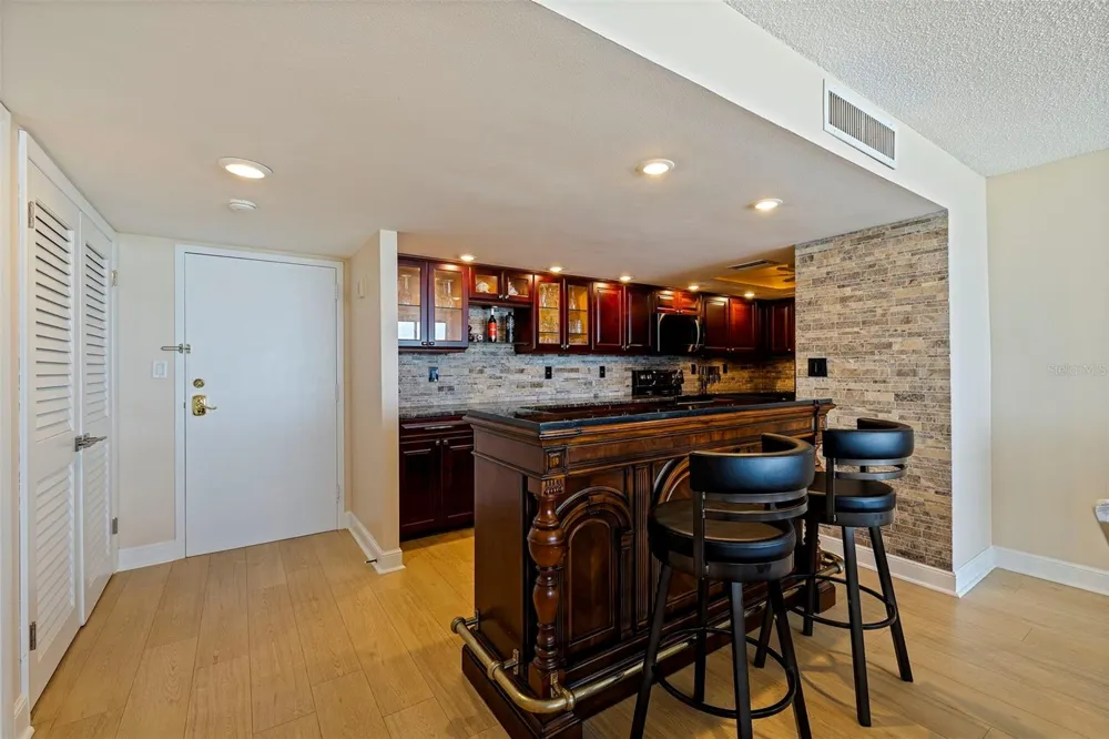 7650 BAYSHORE DRIVE #1005 Treasure Island, FL 33706