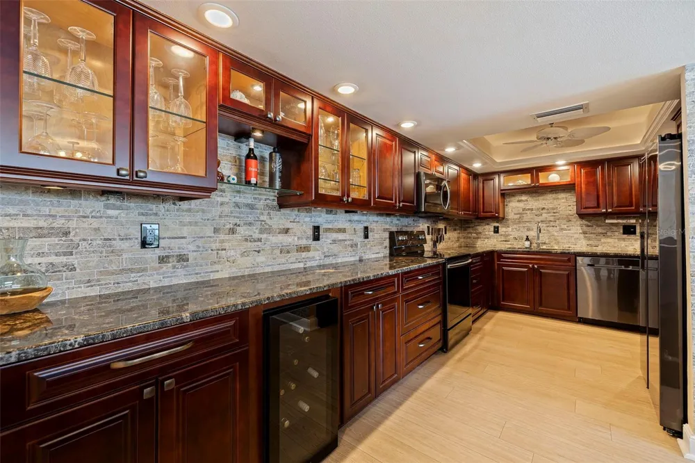 7650 BAYSHORE DRIVE #1005 Treasure Island, FL 33706