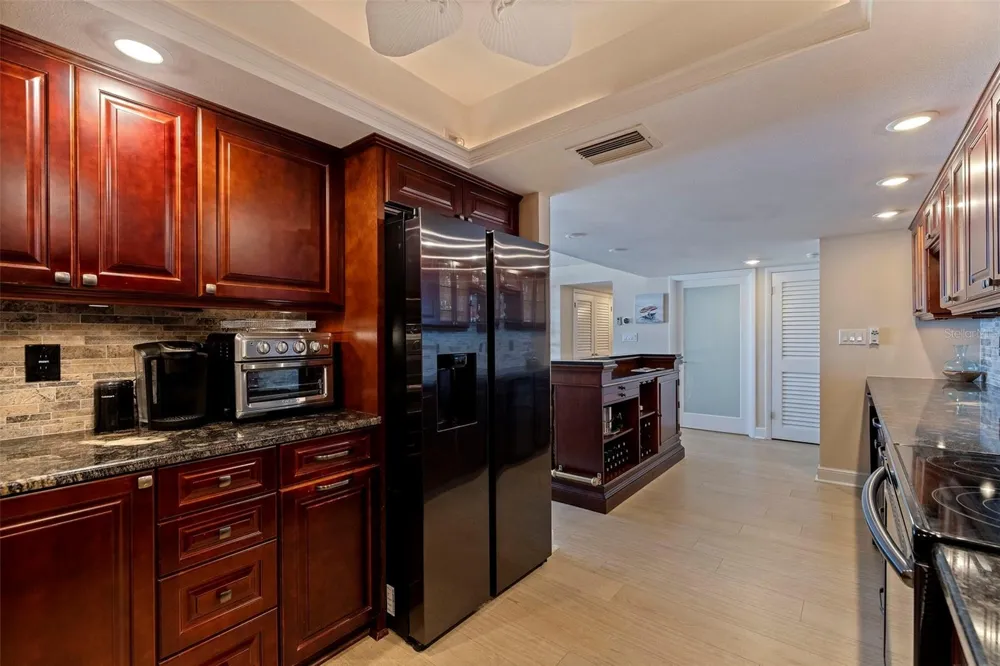 7650 BAYSHORE DRIVE #1005 Treasure Island, FL 33706