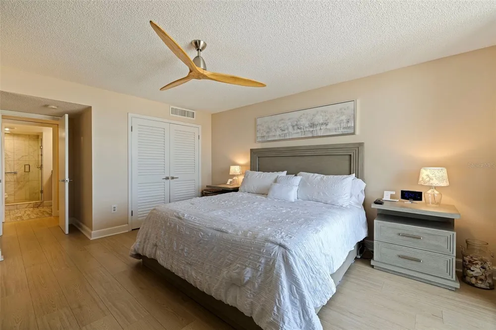 7650 BAYSHORE DRIVE #1005 Treasure Island, FL 33706