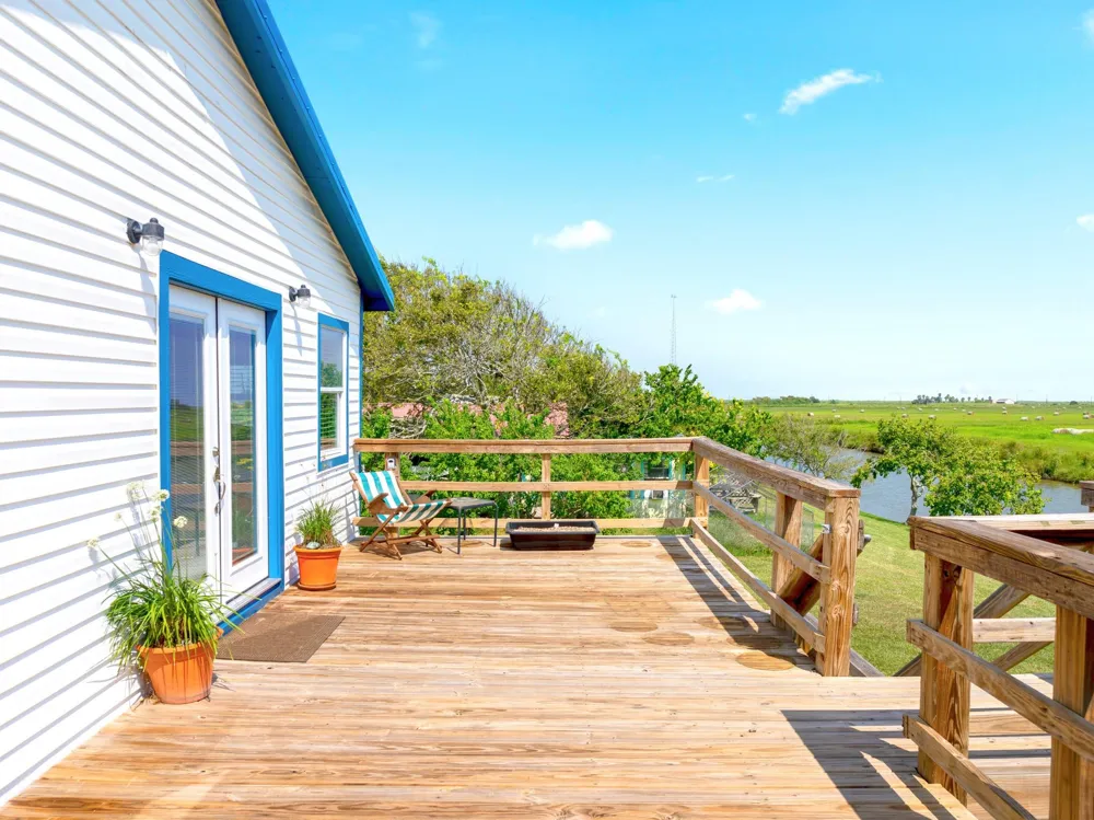 474 Private Road 674 Sargent, TX 77414