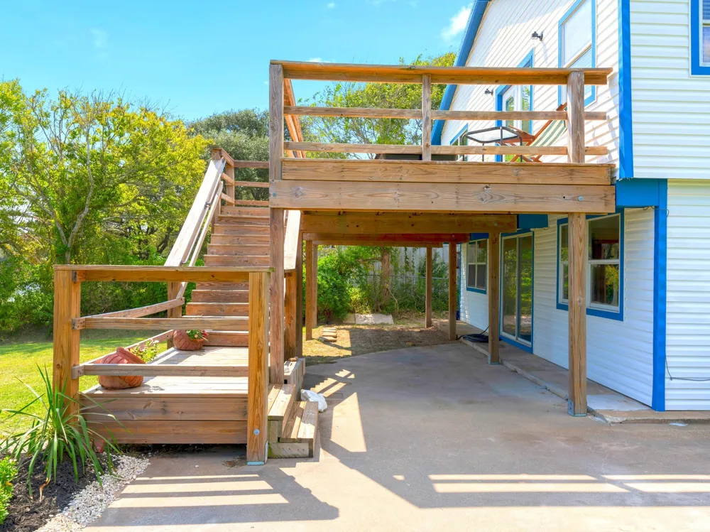474 Private Road 674 Sargent, TX 77414