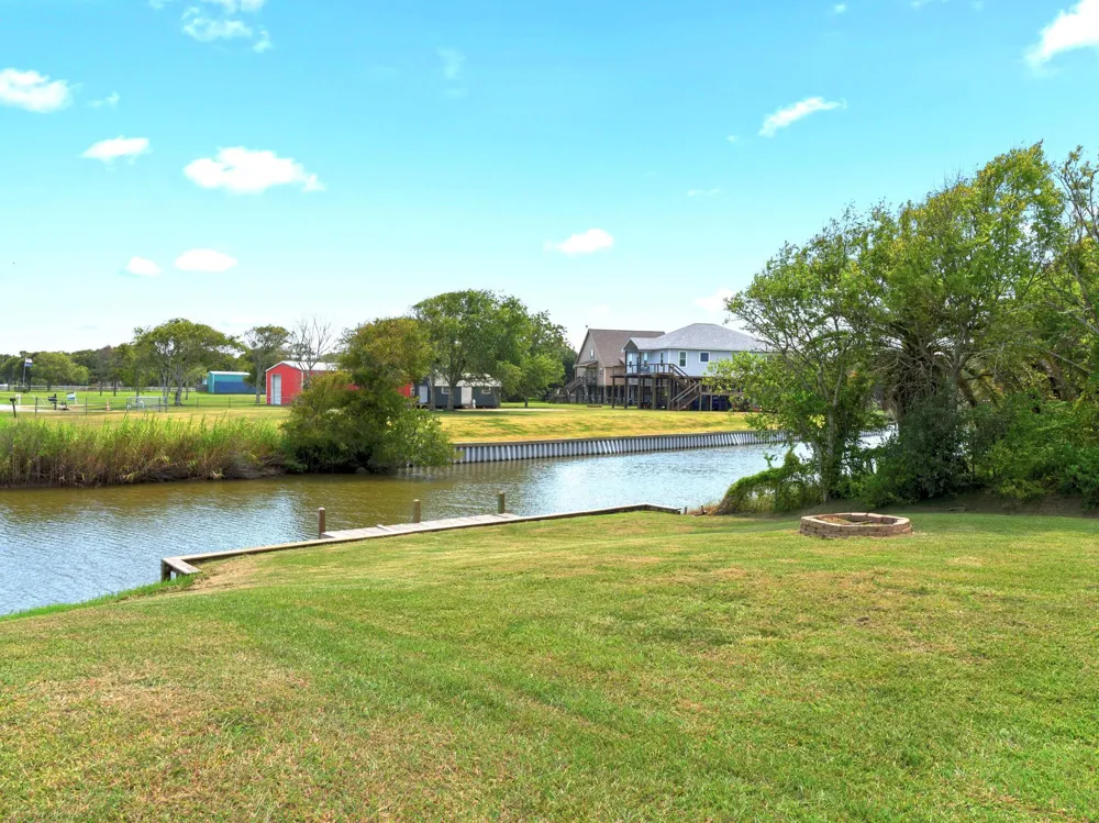 474 Private Road 674 Sargent, TX 77414