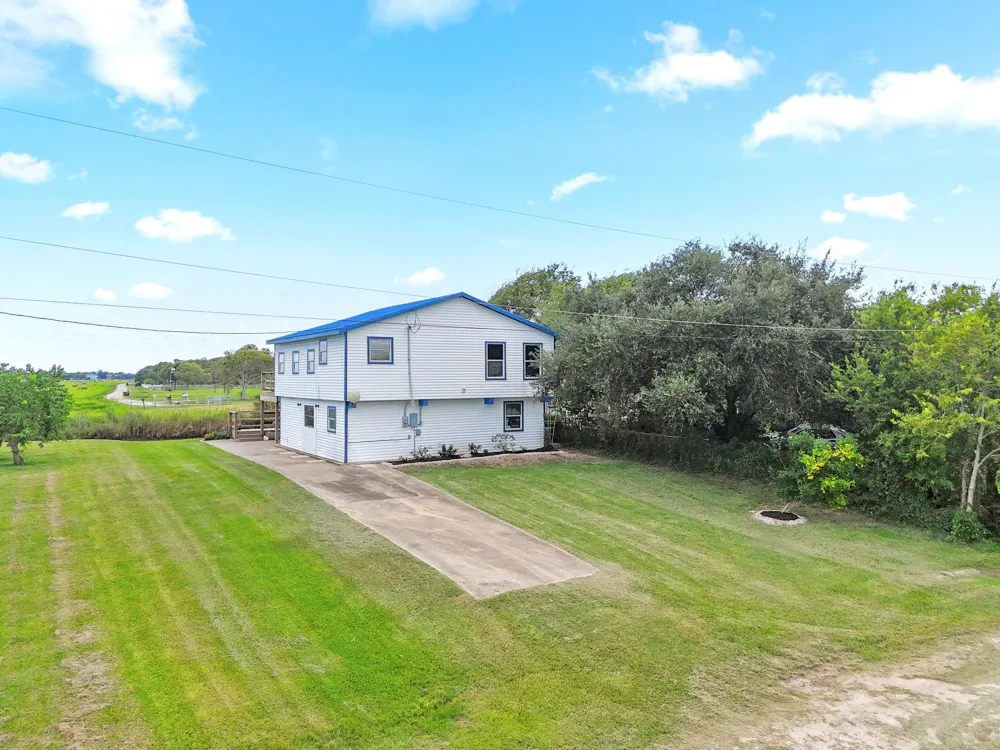 474 Private Road 674 Sargent, TX 77414