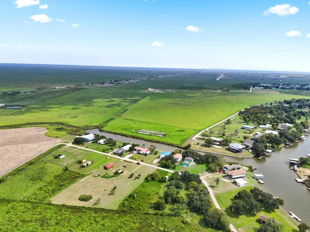 474 Private Road 674 Sargent, TX 77414