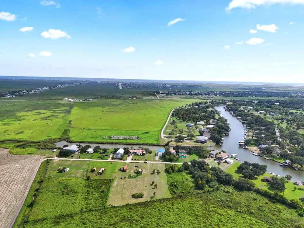 474 Private Road 674 Sargent, TX 77414