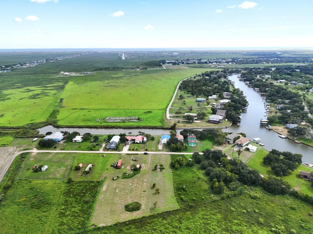 474 Private Road 674 Sargent, TX 77414