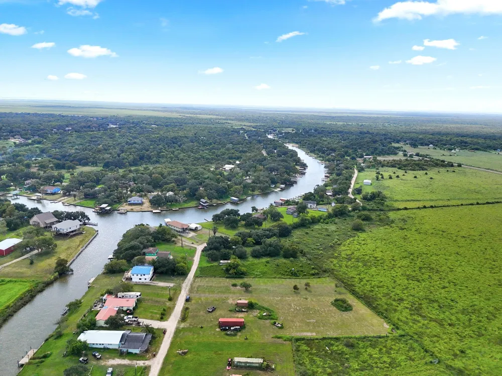 474 Private Road 674 Sargent, TX 77414
