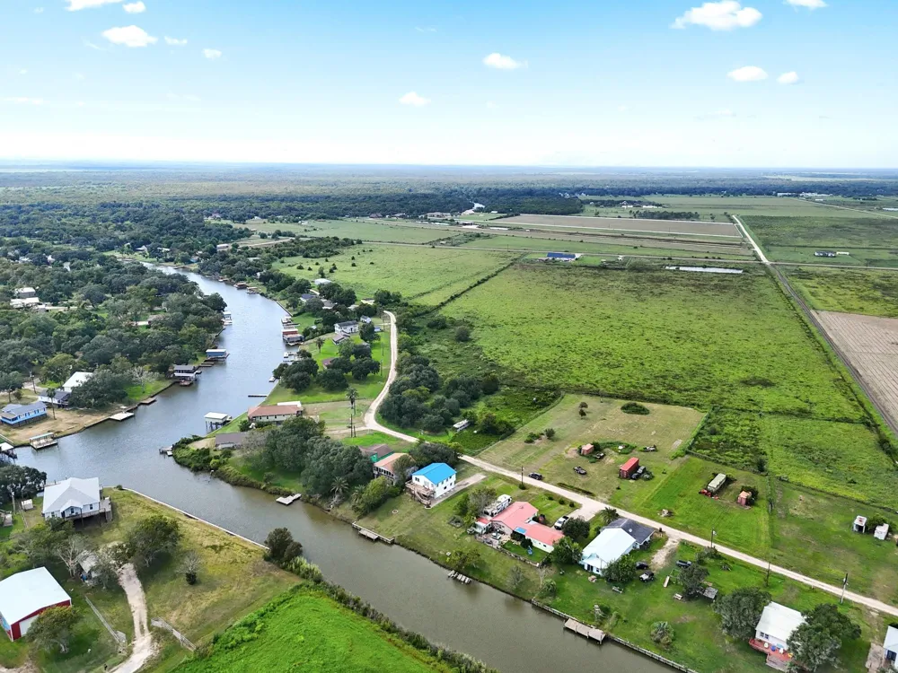 474 Private Road 674 Sargent, TX 77414
