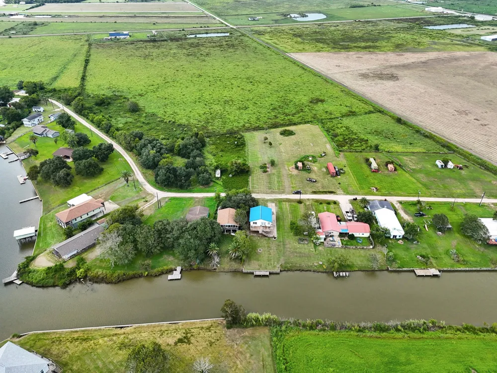 474 Private Road 674 Sargent, TX 77414
