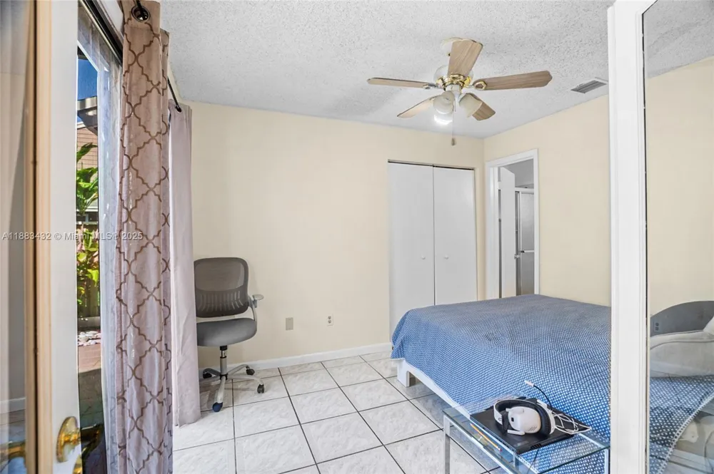 7178 Sportsmans Dr North Lauderdale, FL 33068