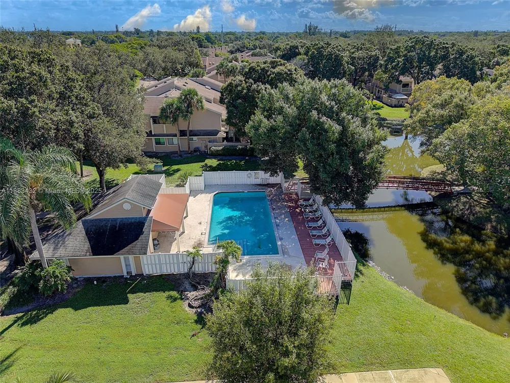 7178 Sportsmans Dr North Lauderdale, FL 33068