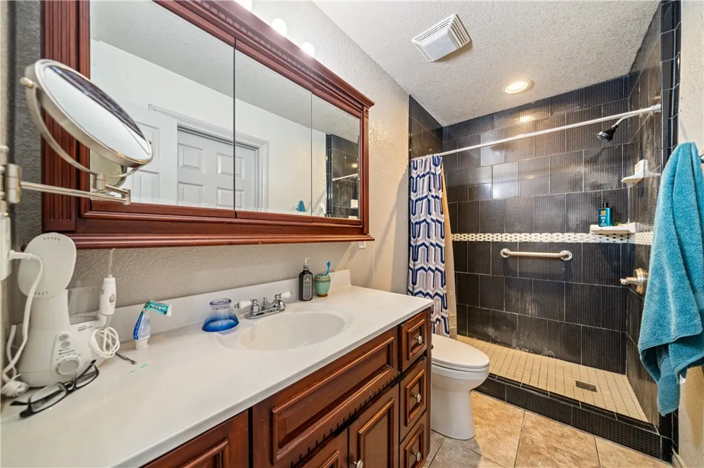 1777 County Road 170 Alice, TX 78332