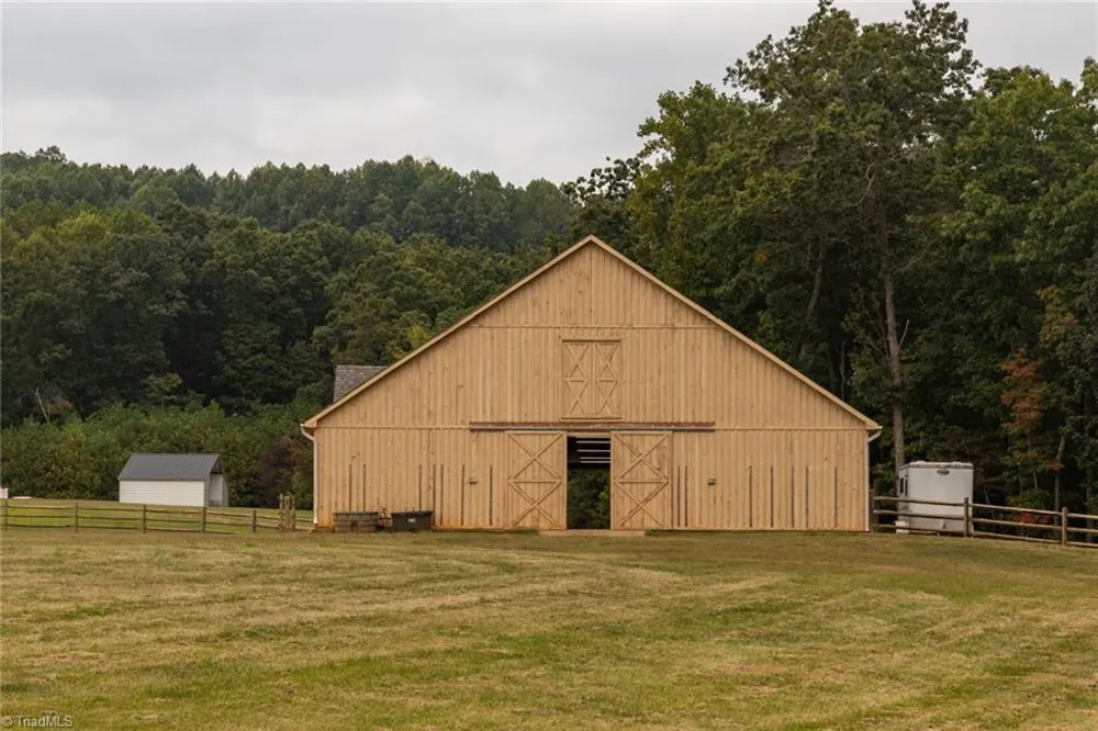 204 Violet Ridge Trail Lowgap, NC 27024