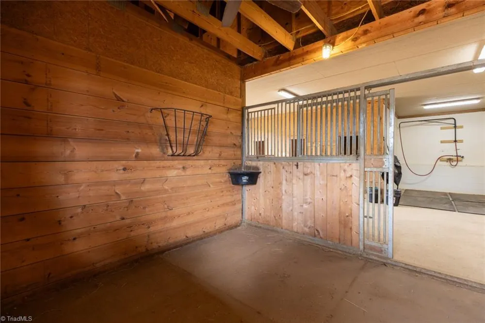 204 Violet Ridge Trail Lowgap, NC 27024