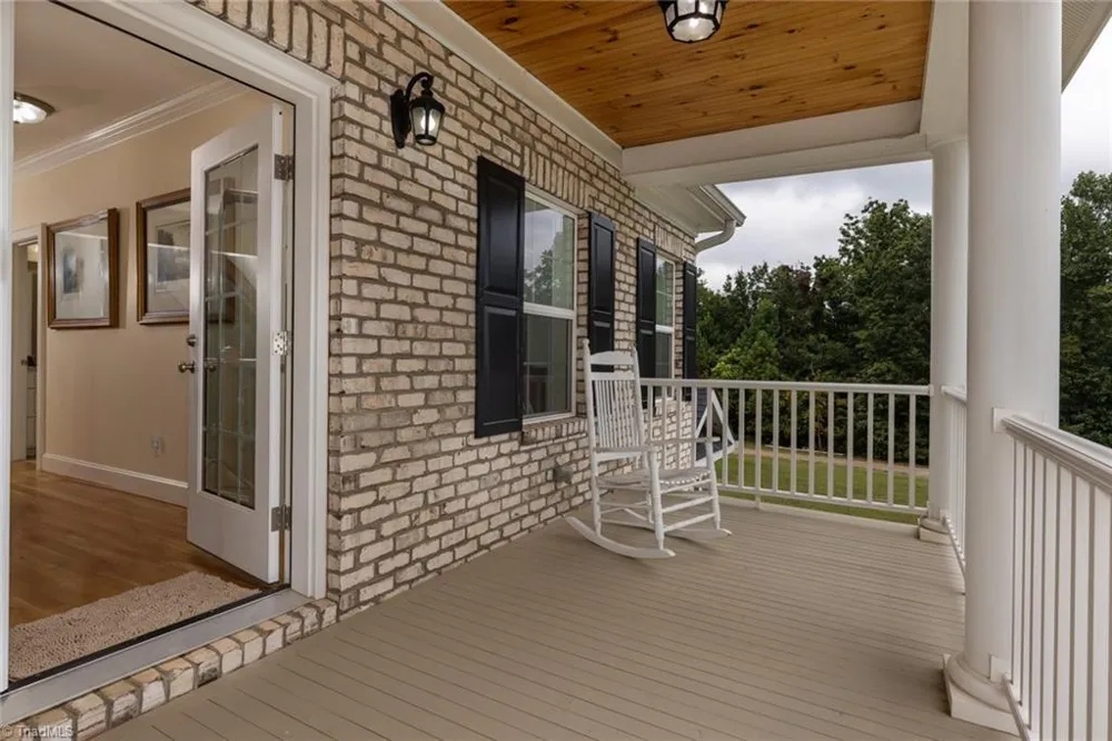 204 Violet Ridge Trail Lowgap, NC 27024