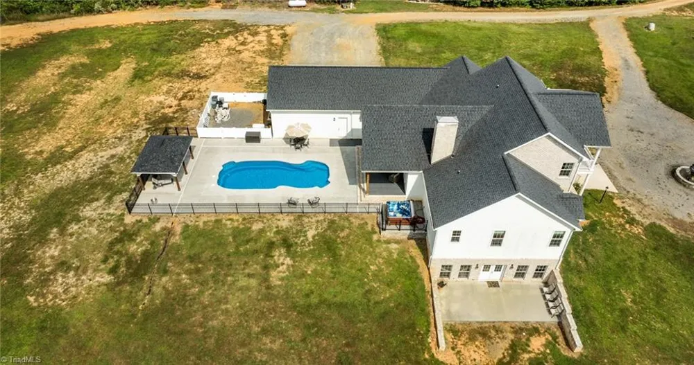 204 Violet Ridge Trail Lowgap, NC 27024