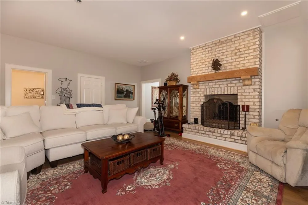 204 Violet Ridge Trail Lowgap, NC 27024