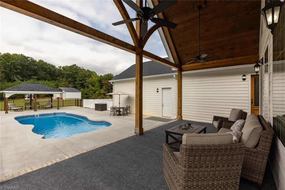 204 Violet Ridge Trail Lowgap, NC 27024