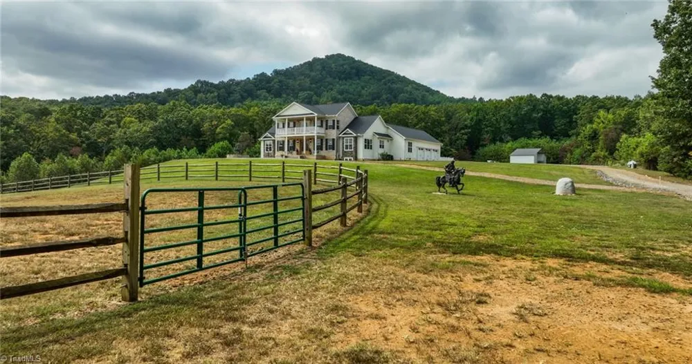 204 Violet Ridge Trail Lowgap, NC 27024