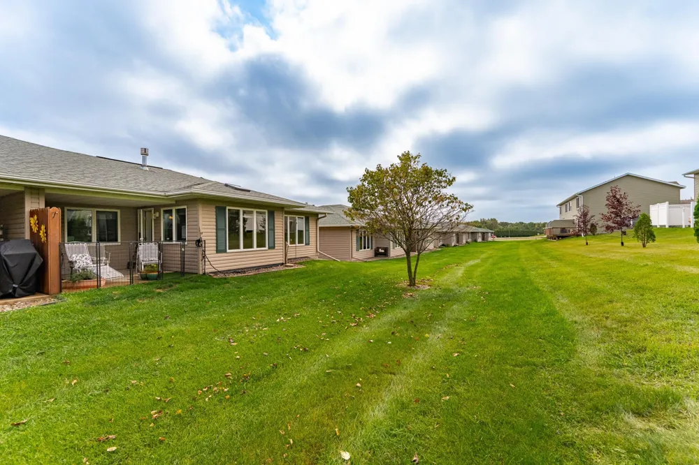 1821 Clubhouse Drive NE Stewartville, MN 55976