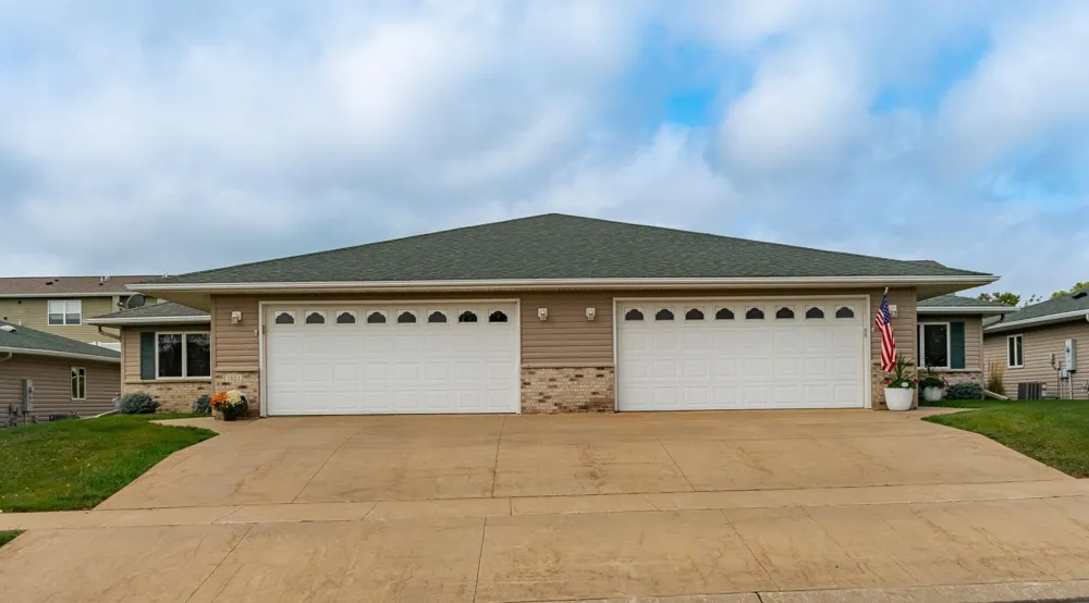 1821 Clubhouse Drive NE Stewartville, MN 55976