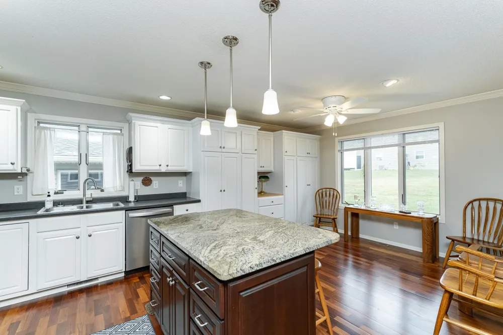1821 Clubhouse Drive NE Stewartville, MN 55976