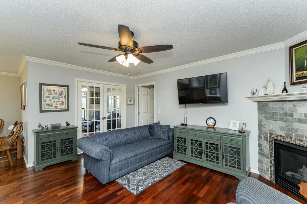 1821 Clubhouse Drive NE Stewartville, MN 55976
