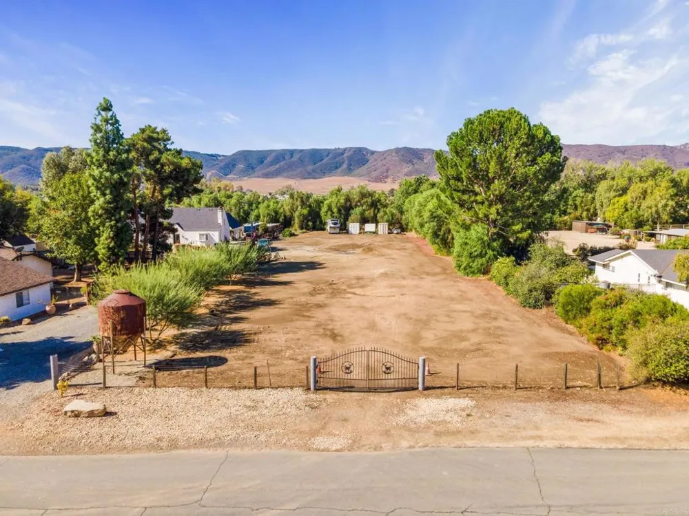 Lenox Lane Murrieta, CA 92562