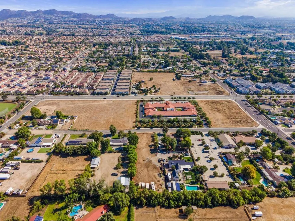 Lenox Lane Murrieta, CA 92562