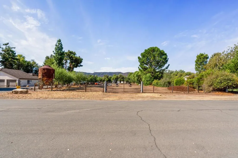 Lenox Lane Murrieta, CA 92562