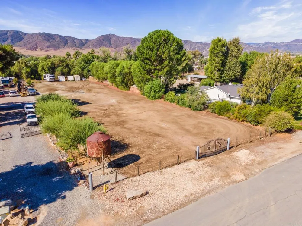 Lenox Lane Murrieta, CA 92562