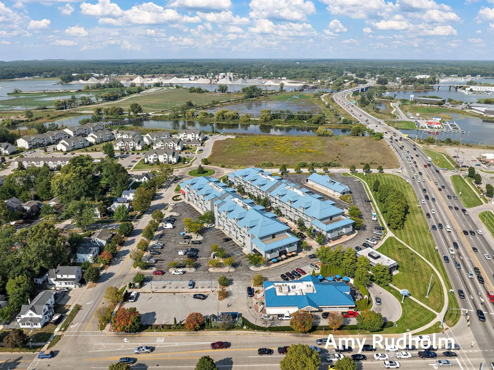 529 Miller Drive #214 Grand Haven, MI 49417